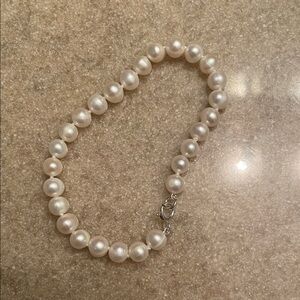 Elegant White Pearl bracelet